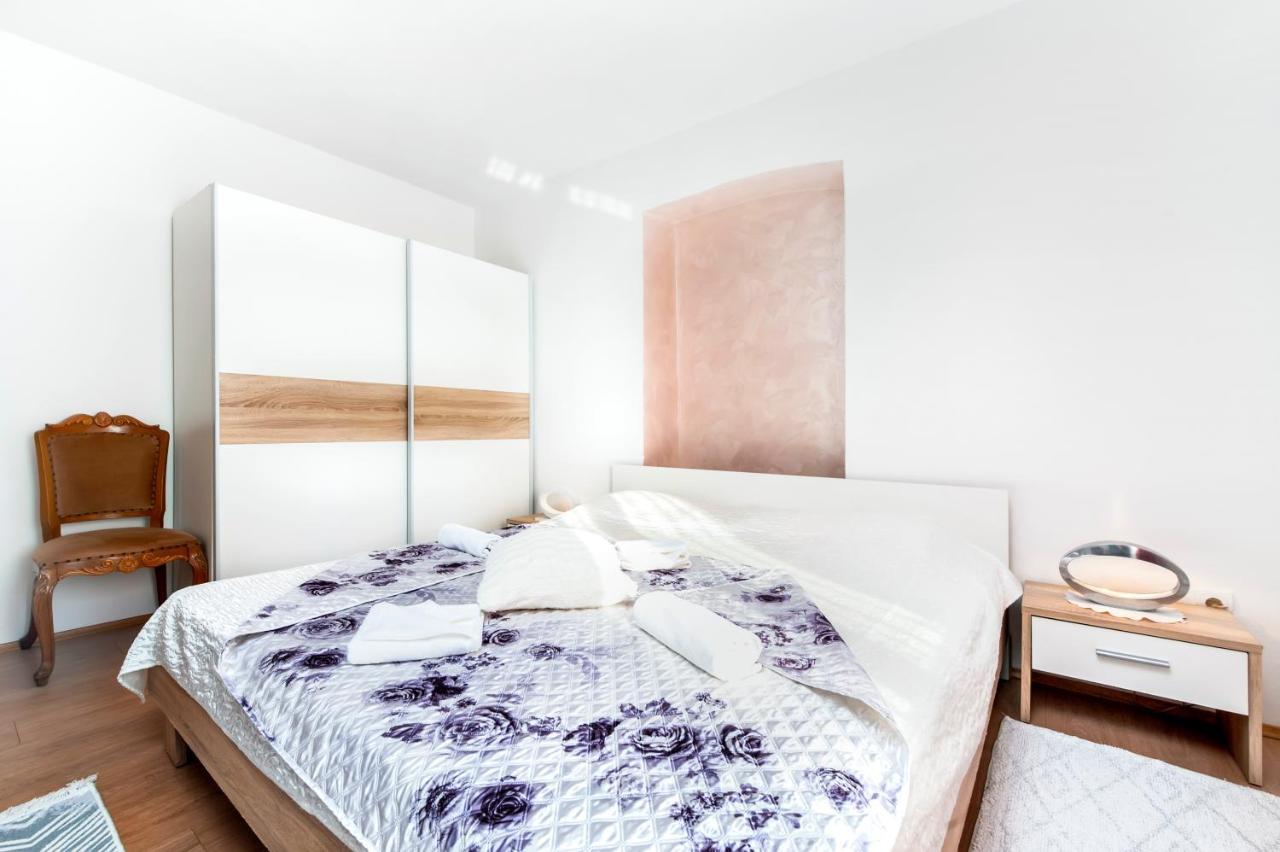 Apartment Roze Rovinj Exterior photo