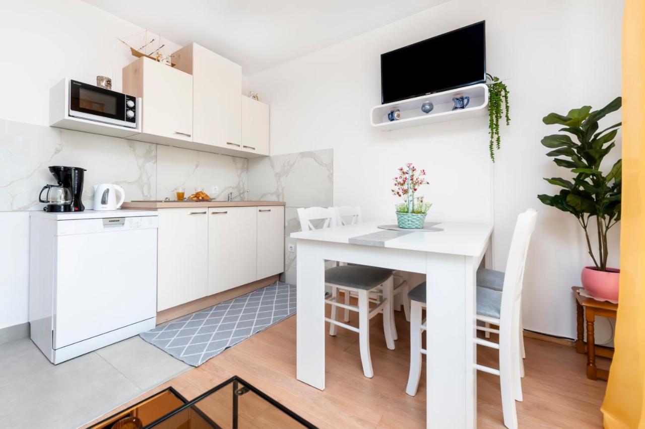 Apartment Roze Rovinj Exterior photo